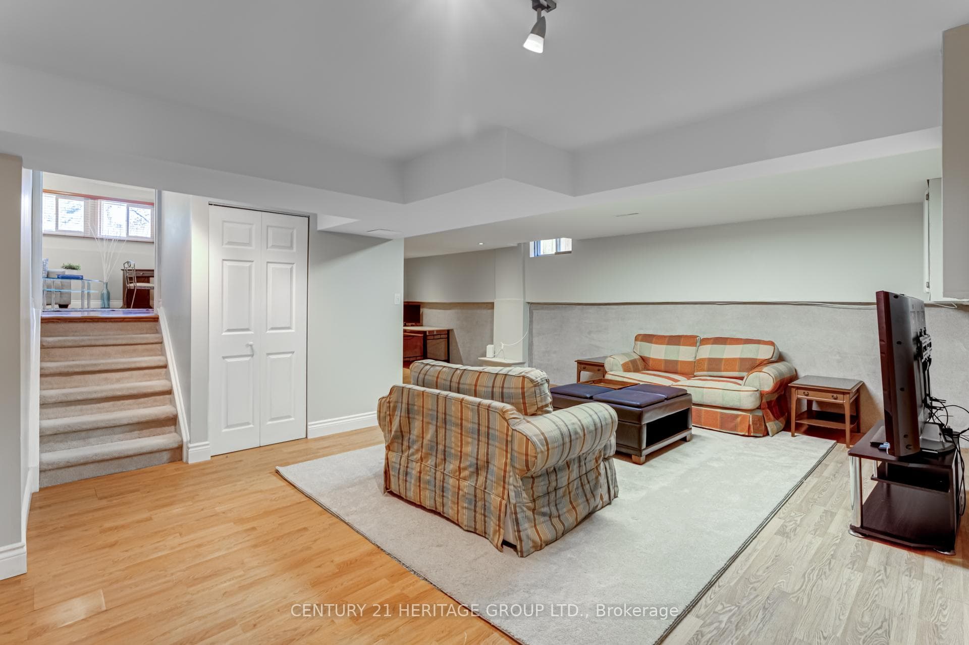 Basement "L" Shaped Recreation Room