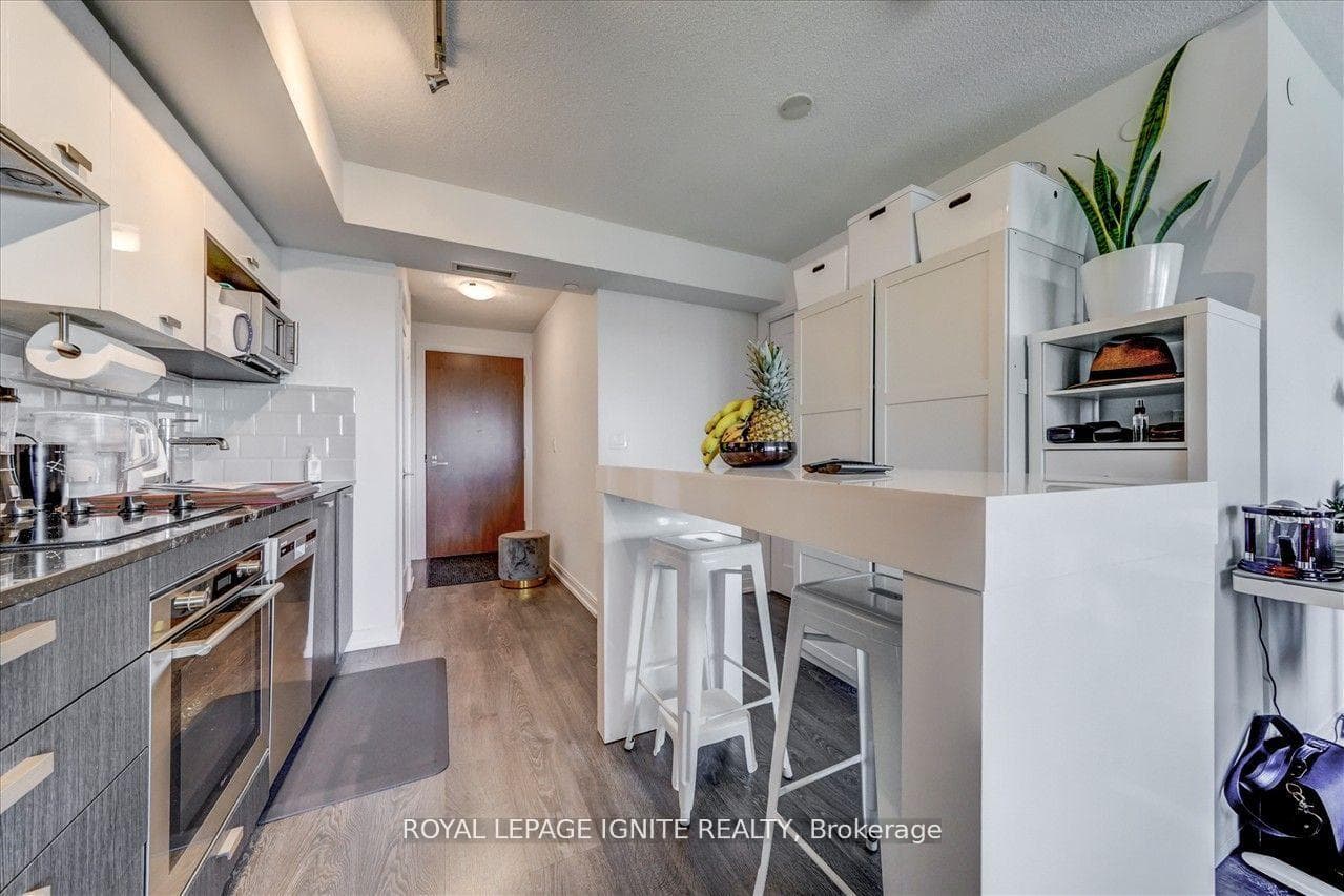 275 Village Green Square Unit 2719 photo 8