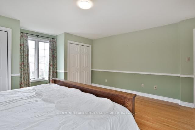 75 Aldershot Crescent photo 36
