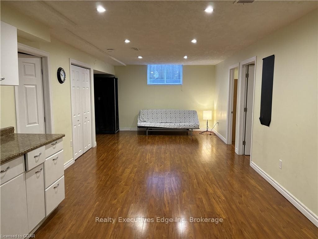 114 CLAIRFIELDS Drive Unit Lower photo 3