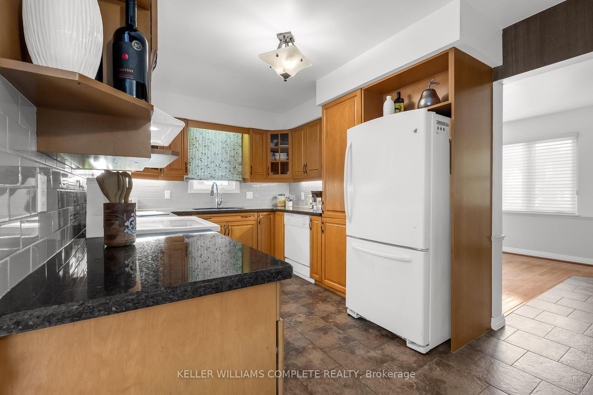 46 Kemp Drive photo 13