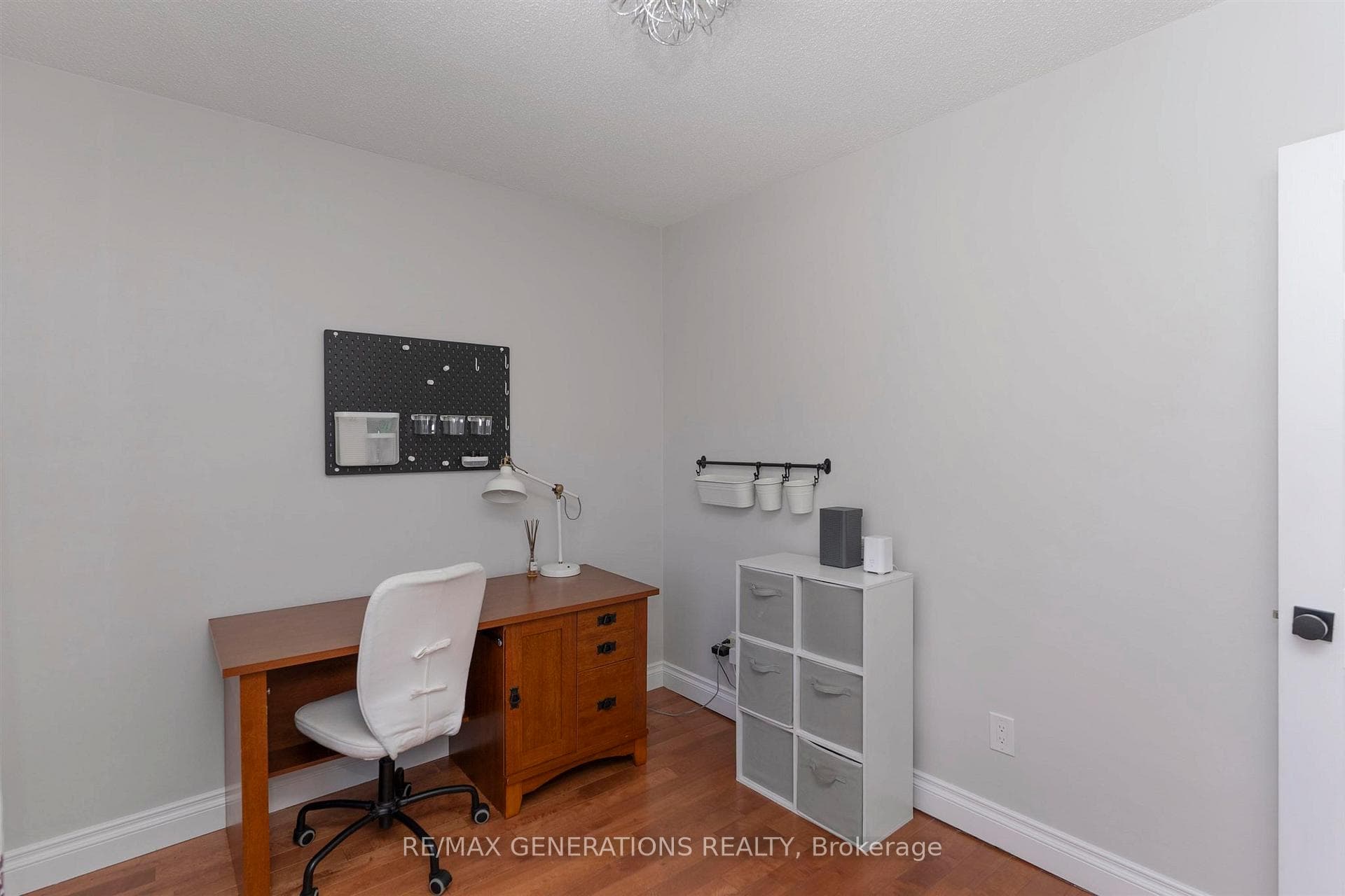 738 Bessie Avenue photo 10