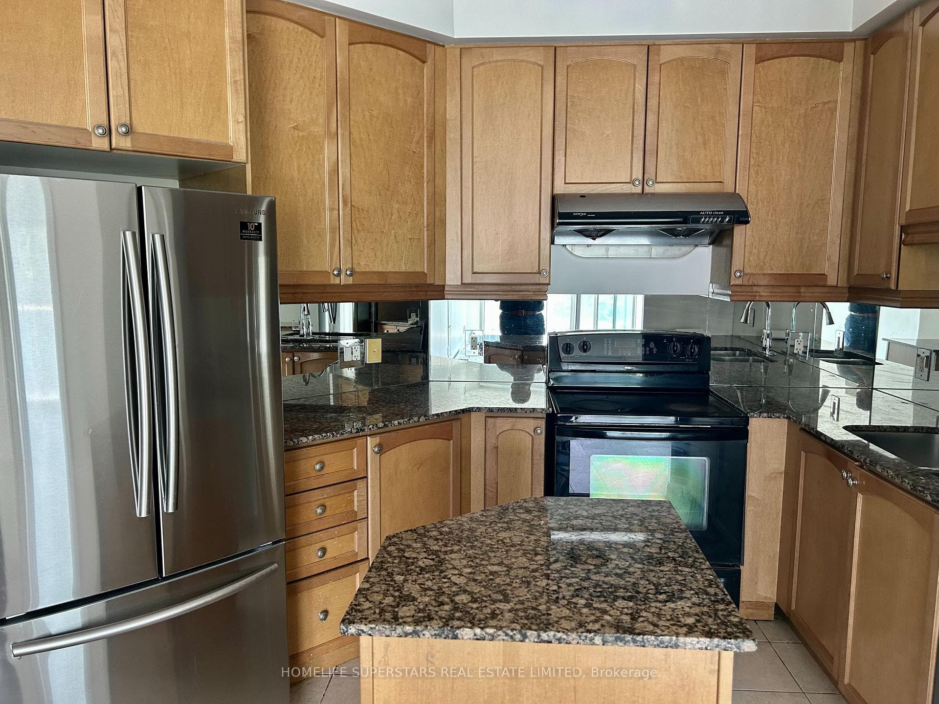 80 Absolute Avenue Unit 306 photo 18