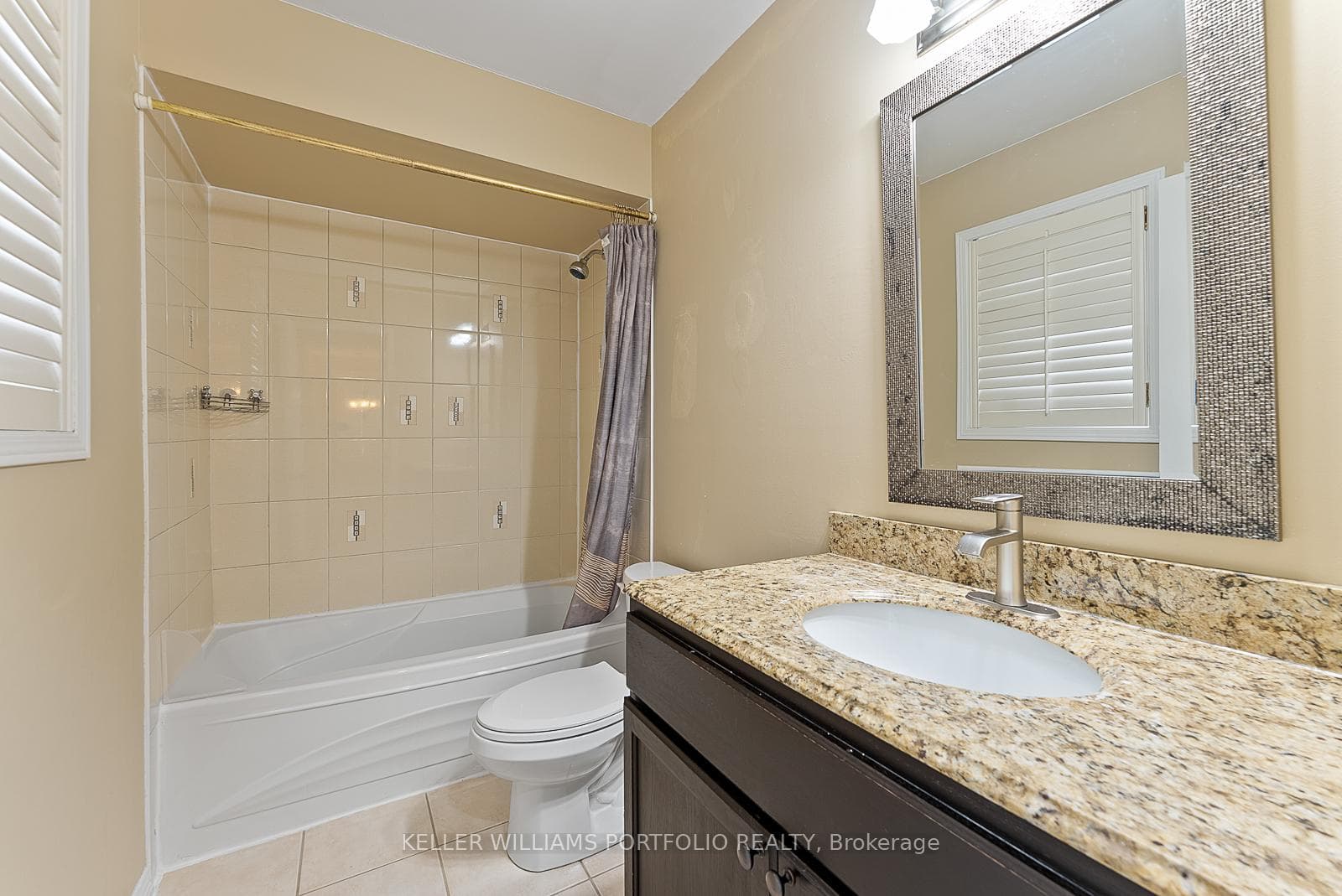 66 Armitage Crescent photo 37