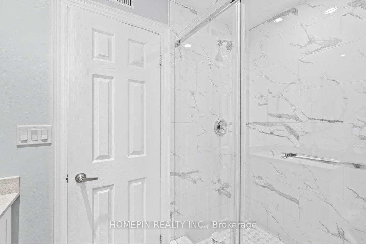 201 Gar Lehman Avenue photo 37