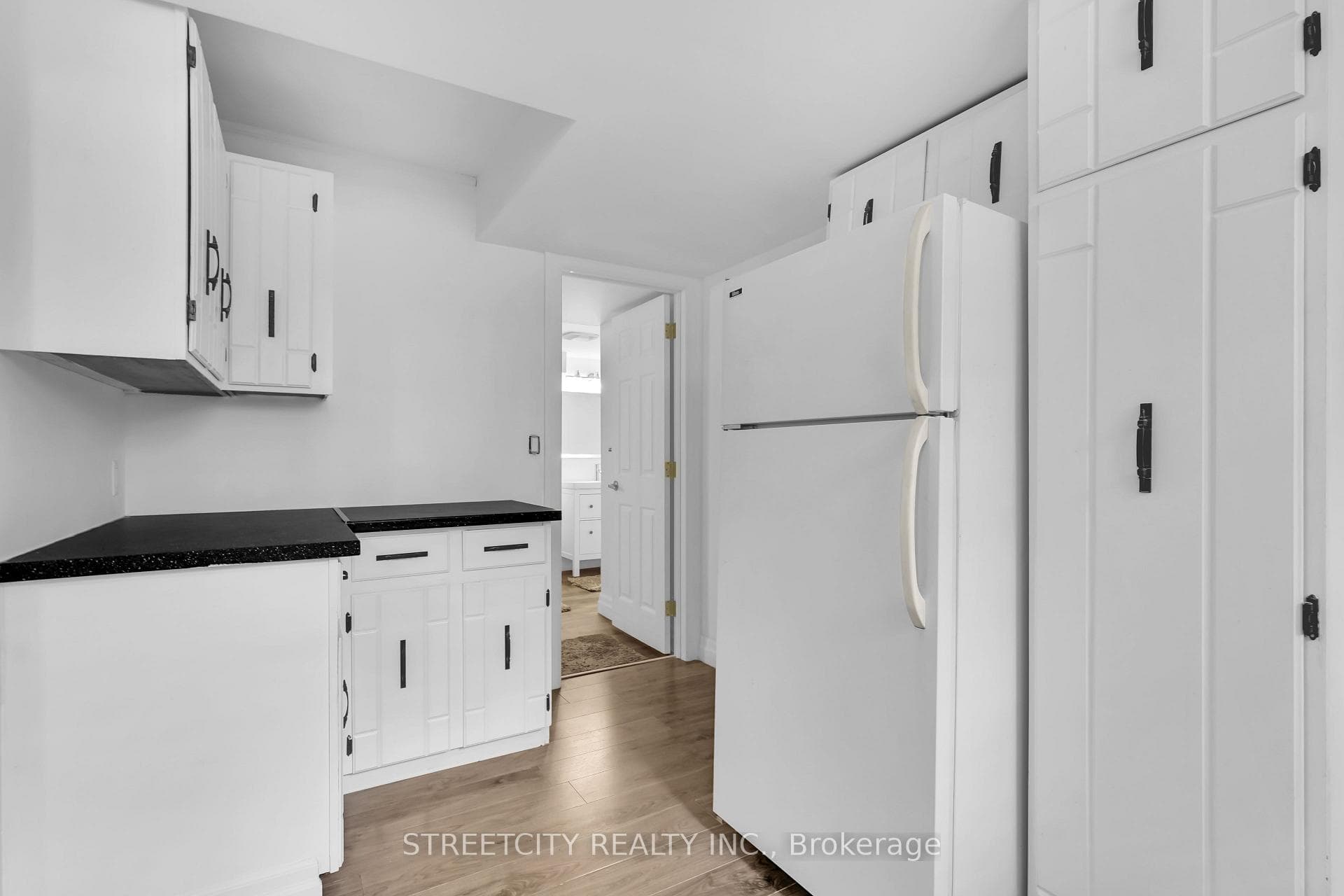 15 Camden Road photo 6
