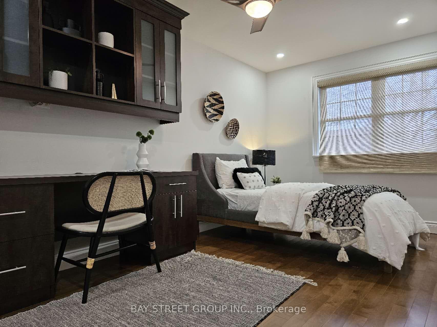 215 Rosemar Gdns Gardens photo 5