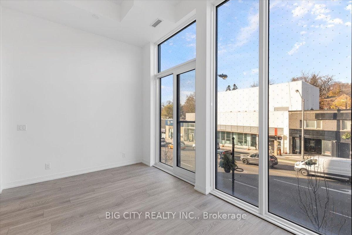 2020 Bathurst Street Unit 219 photo 10