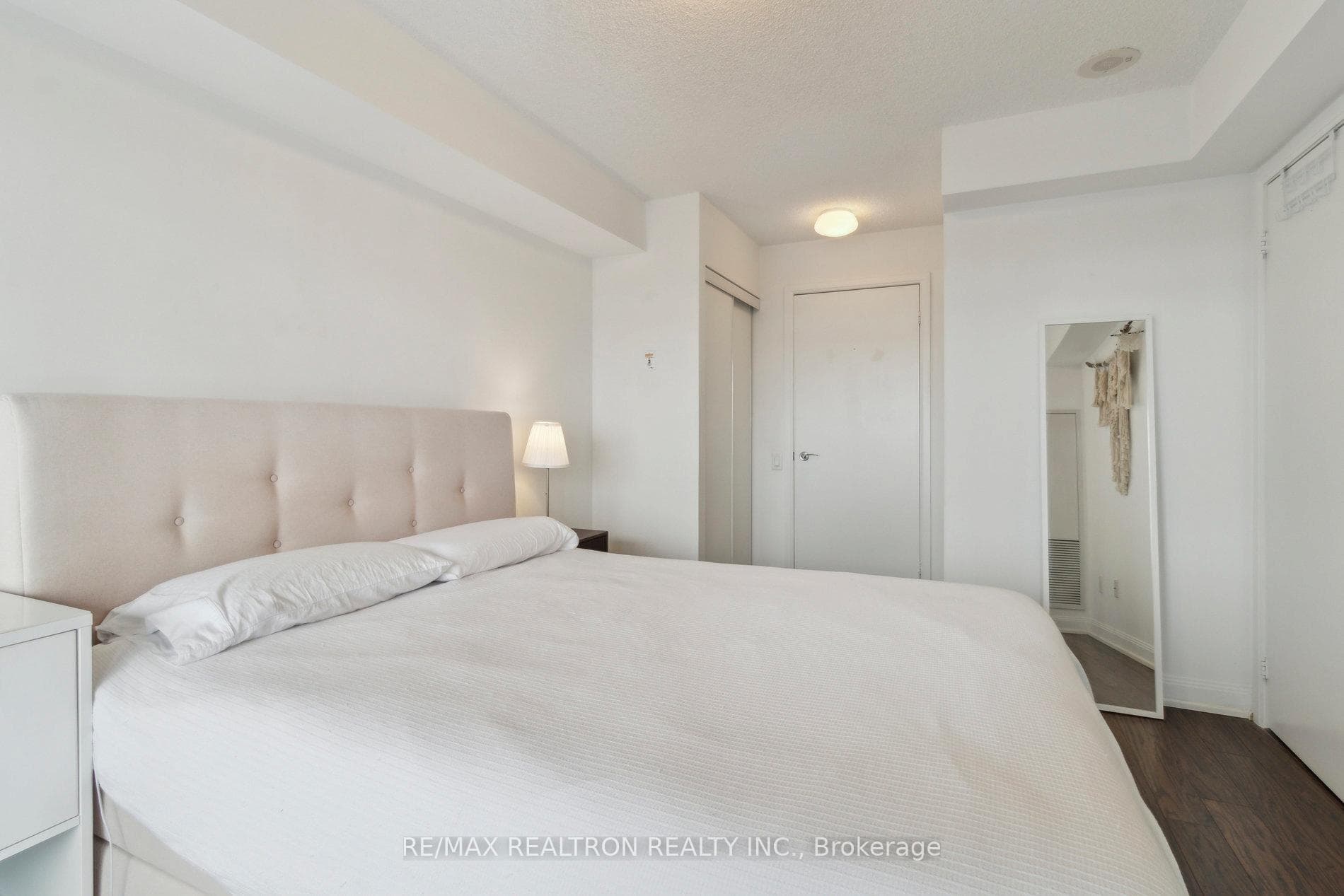 2191 Yonge Street Unit 2807 photo 20