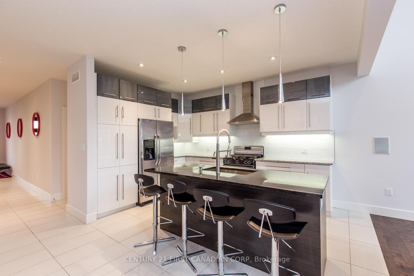 962 Moy Crescent photo 9