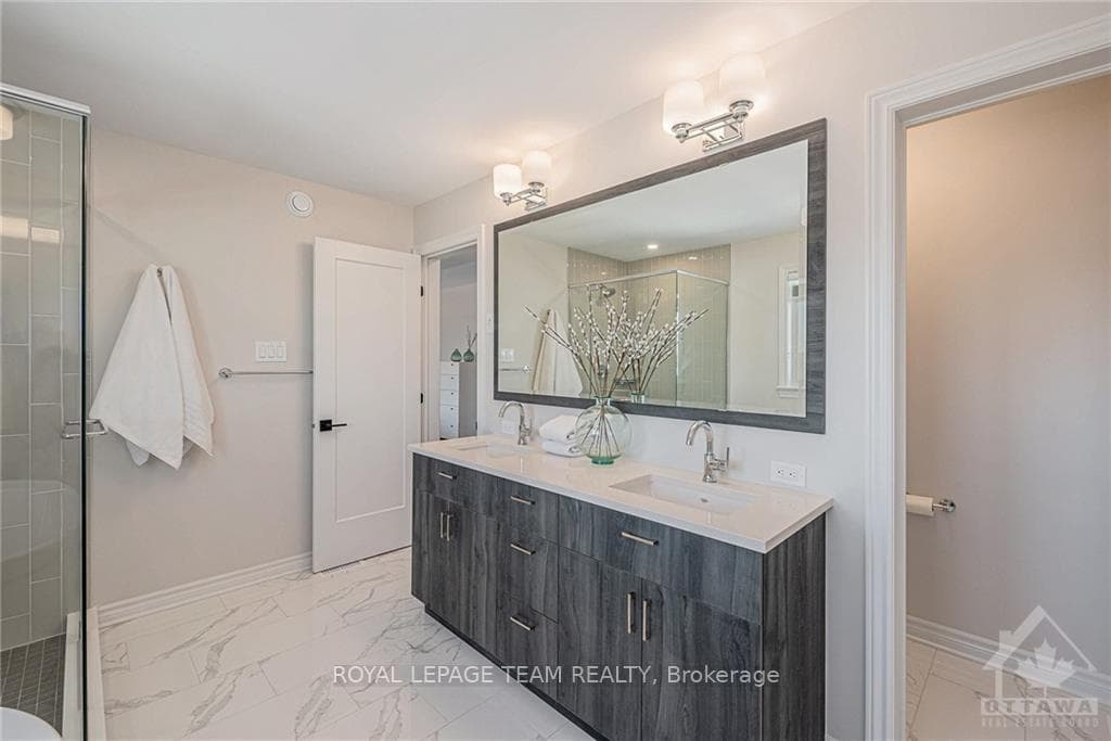 108 BONNE RENOMMEE Avenue photo 23