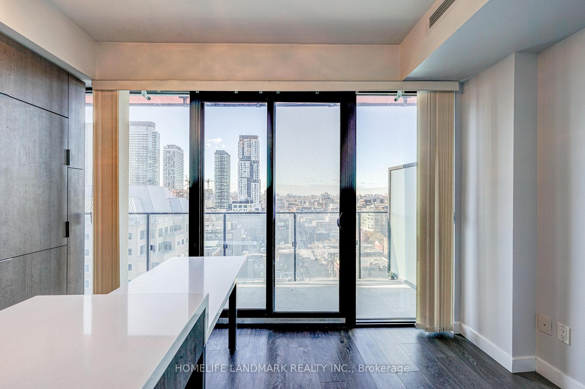 215 Queen Street Unit 1403 photo 18