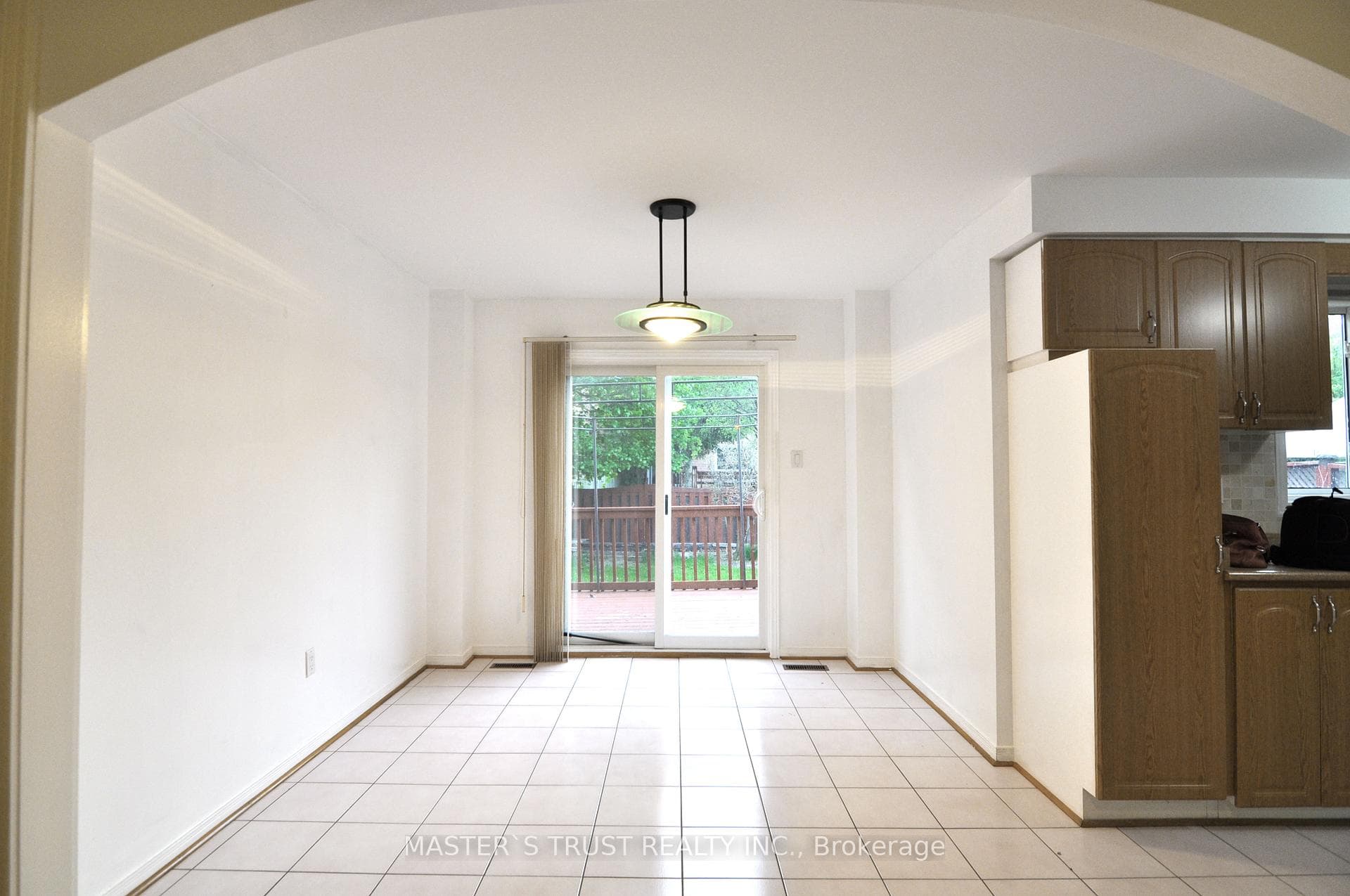 4639 Crosswinds Drive Unit Upper photo 8