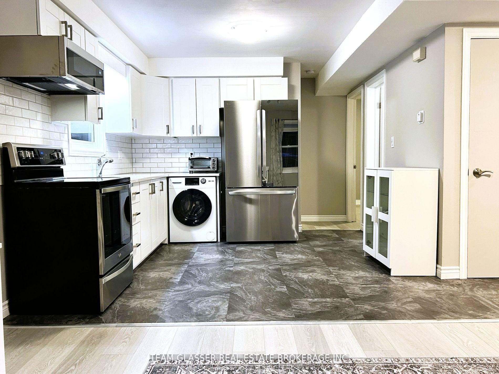 630 Victoria Street photo 3