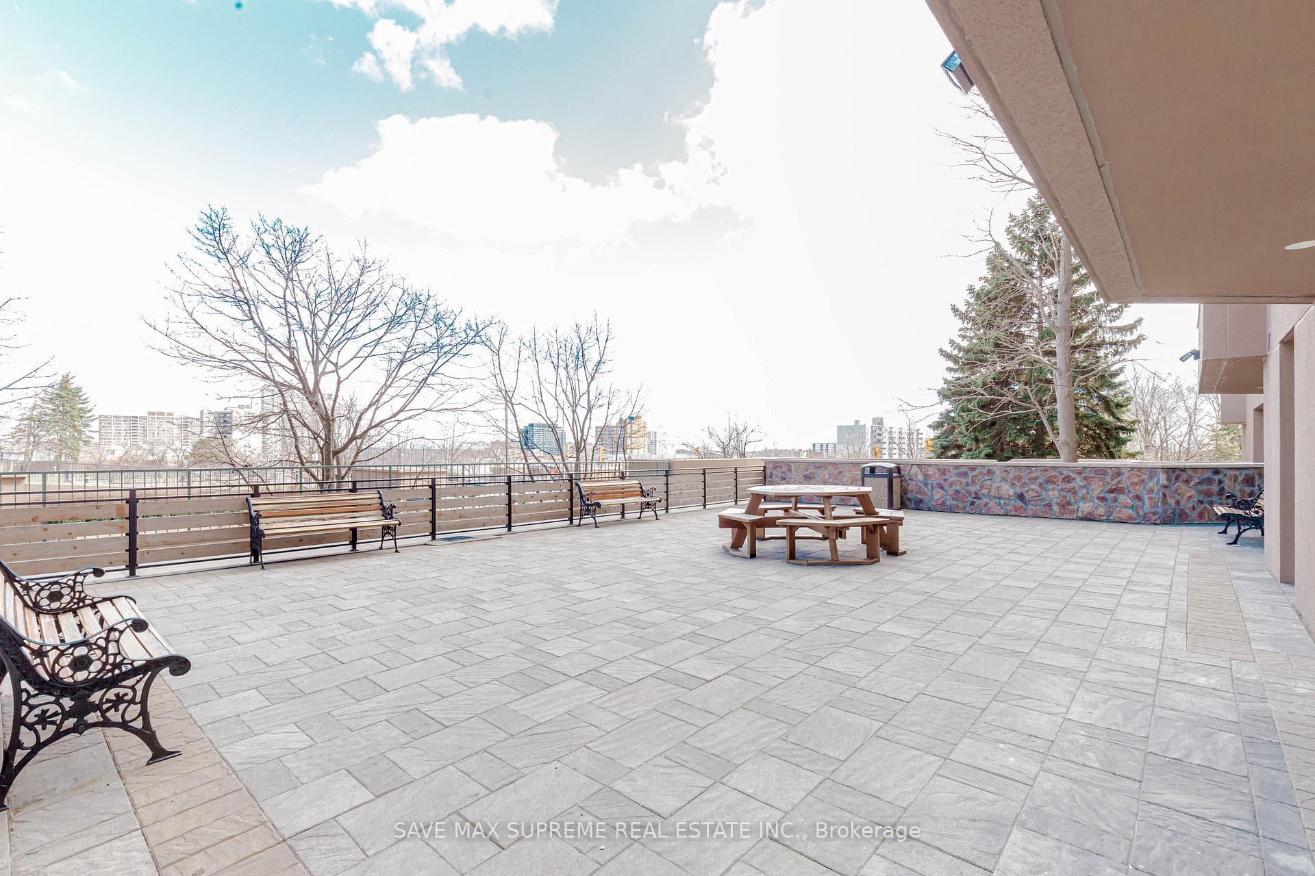 145 Hillcrest Avenue Unit 211 photo 32