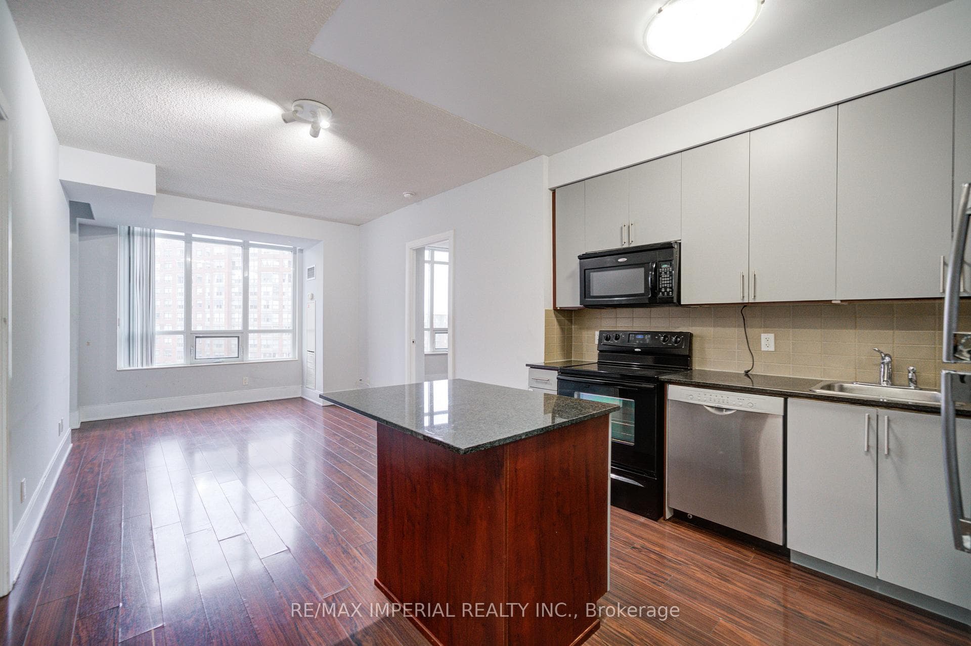 330 Burnhamthorpe Road Unit 1408 photo 6
