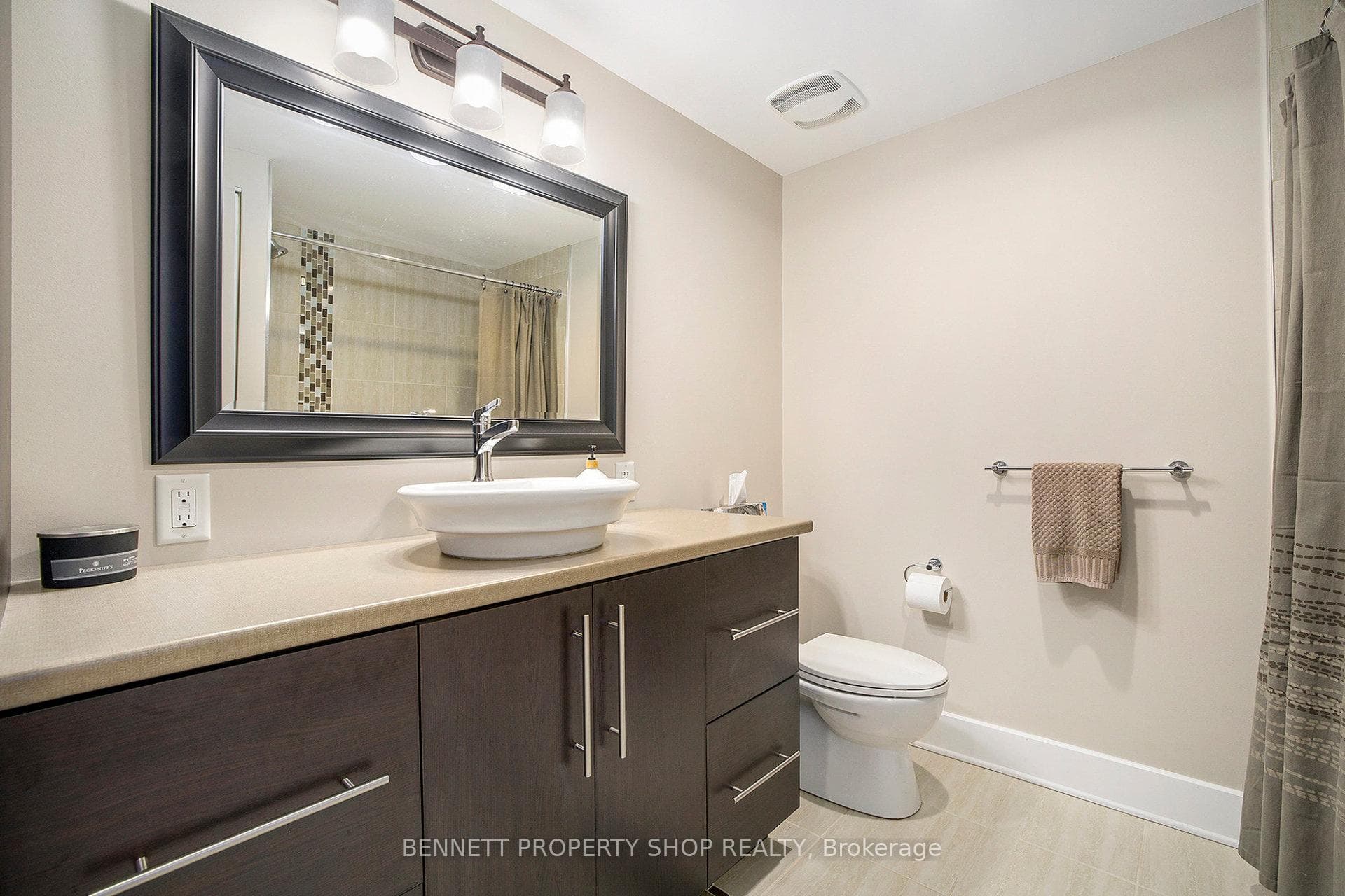 1476 Maxime Street photo 23