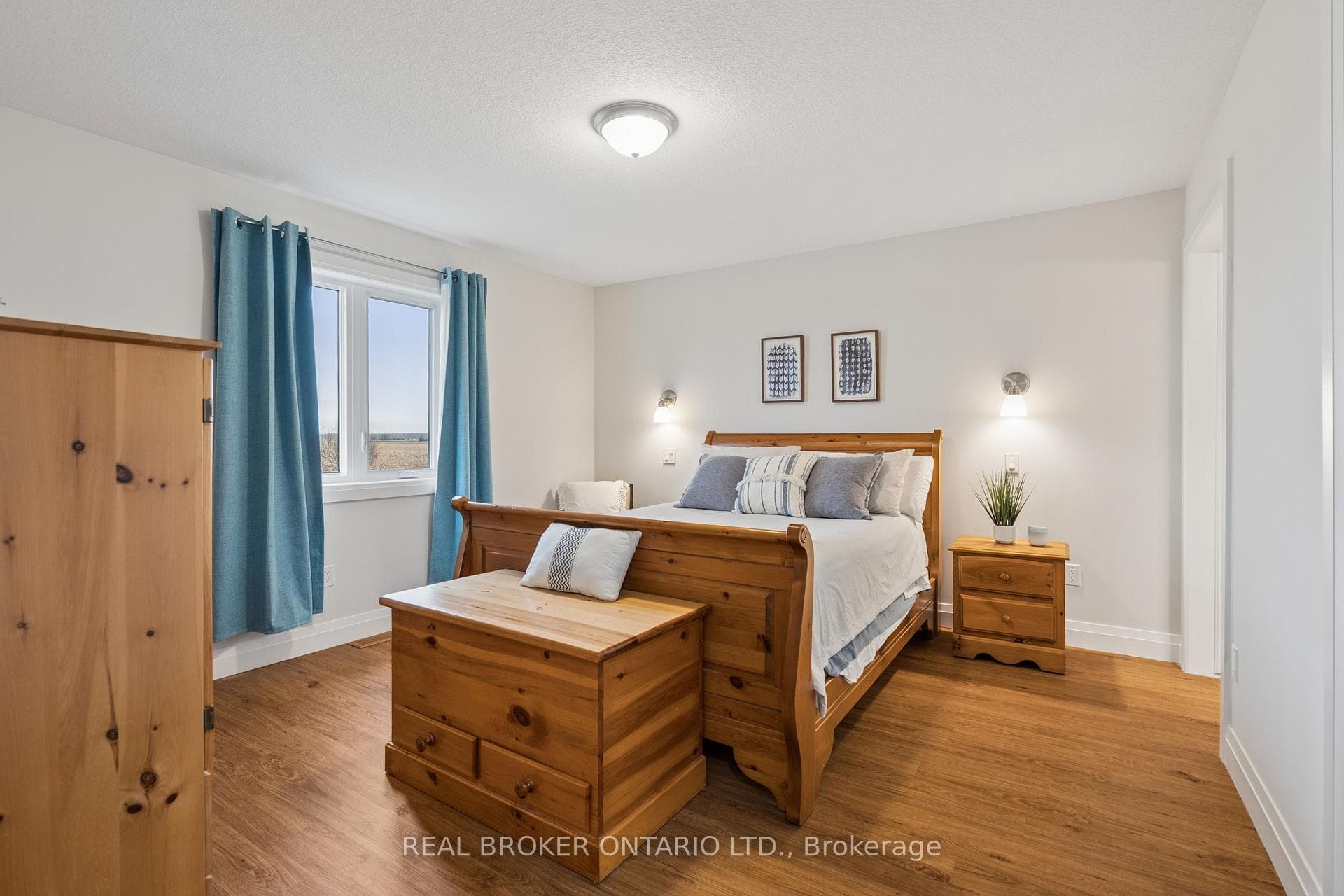 480 Grand Trunk Street photo 21