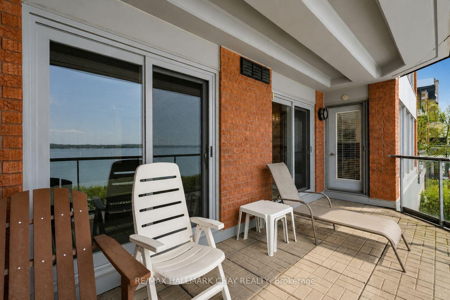 21 Kempenfelt Drive Unit 103 photo 18
