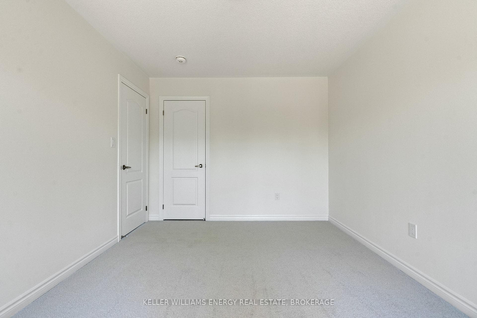 54 Mountainside Crescent photo 22