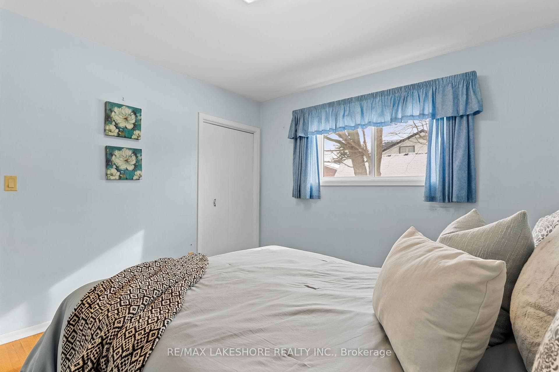 73 University Avenue photo 15