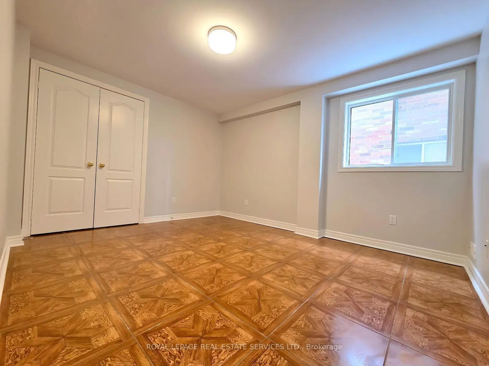 68 Silver Oaks Boulevard Unit Lower photo 8