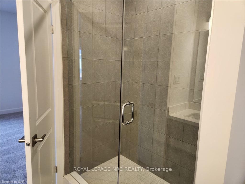 66 Beachwalk Crescent photo 9