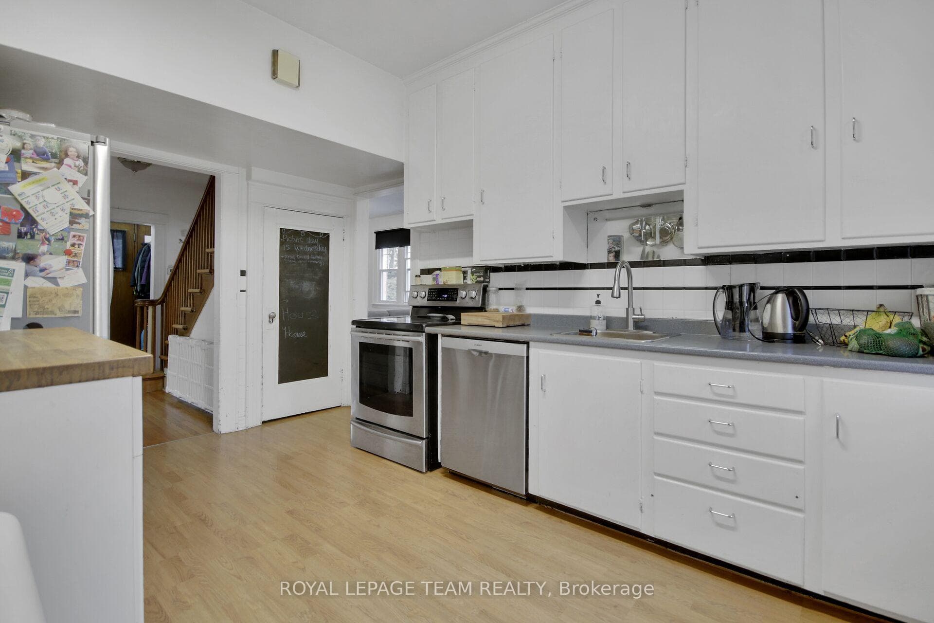 27 Irving Avenue photo 9