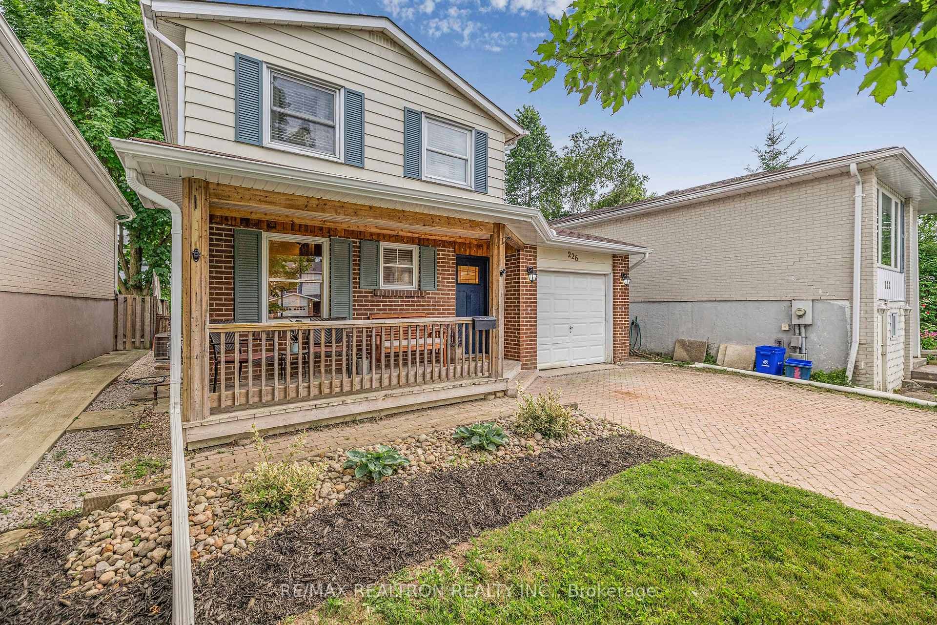 226 Hodgson Drive photo 3
