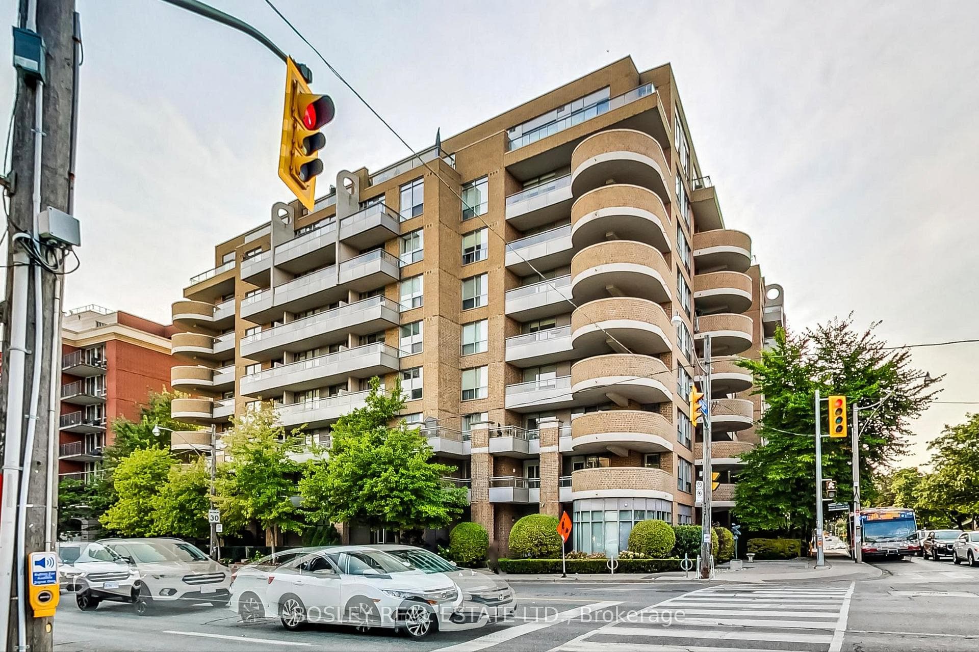 245 Davisville Avenue Unit 207 photo 22