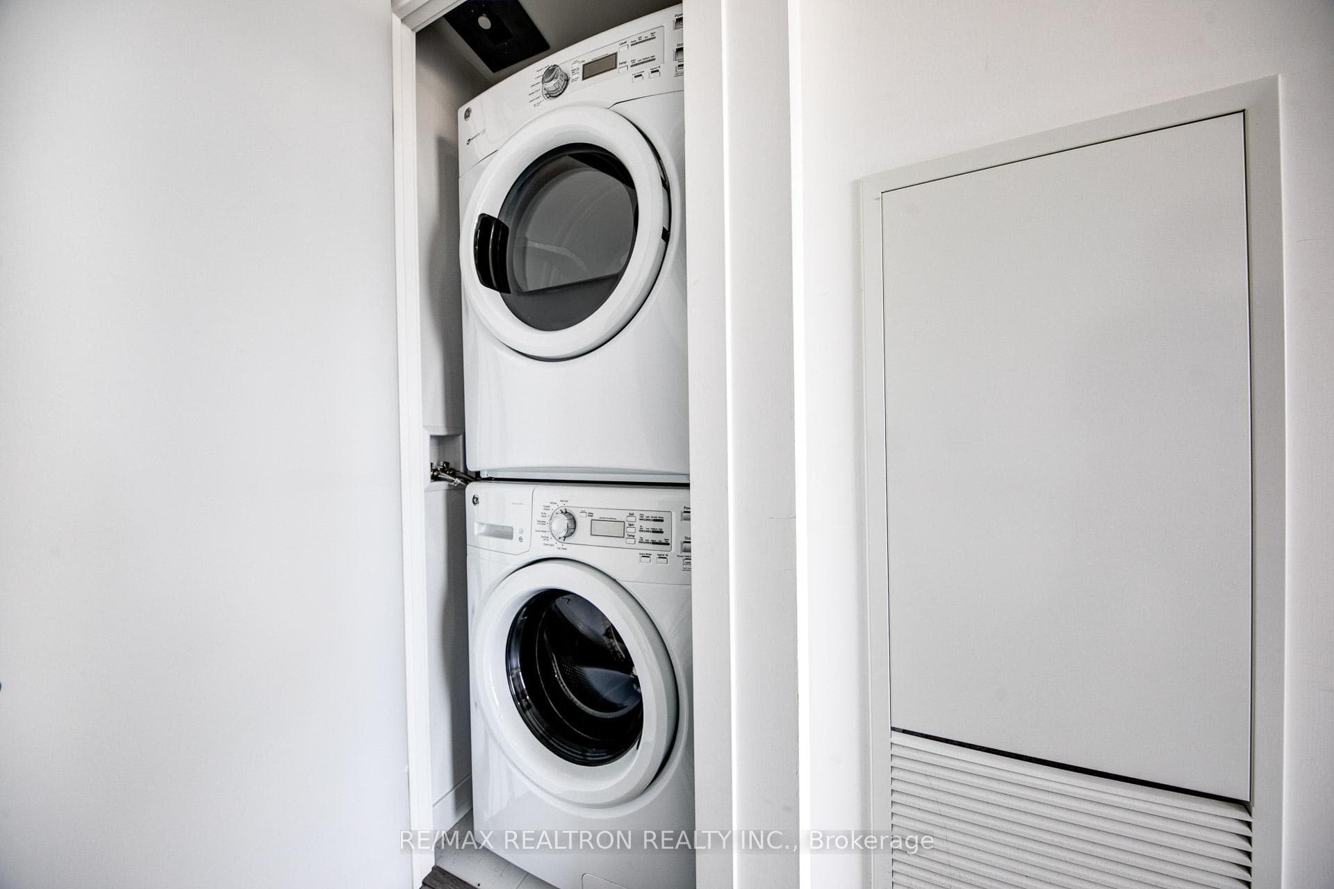 38 Iannuzzi Street Unit 2202 photo 12