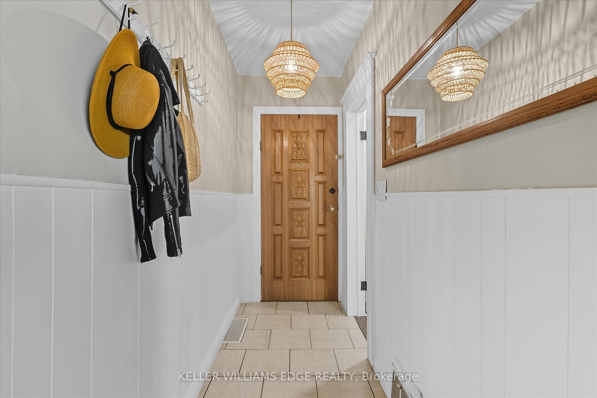 163 Grosvenor Avenue photo 2