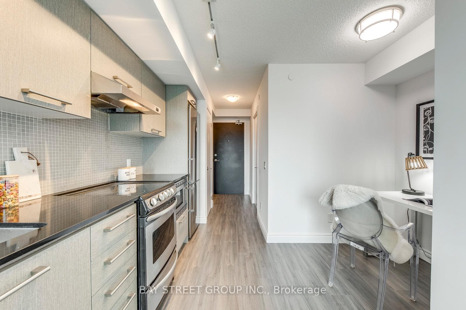 87 Peter Street Unit 1305 photo 8