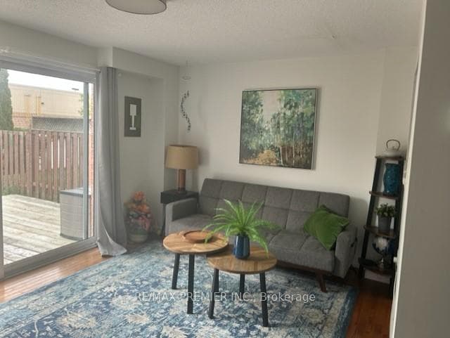 25 Srigley Street photo 23