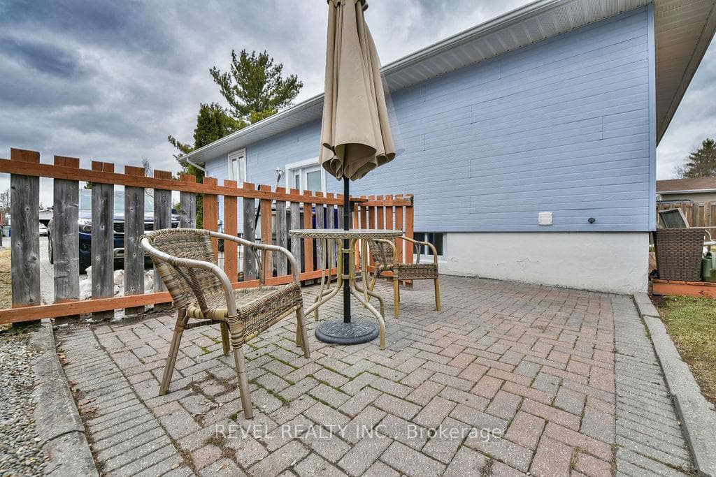 100 Brock Avenue photo 45
