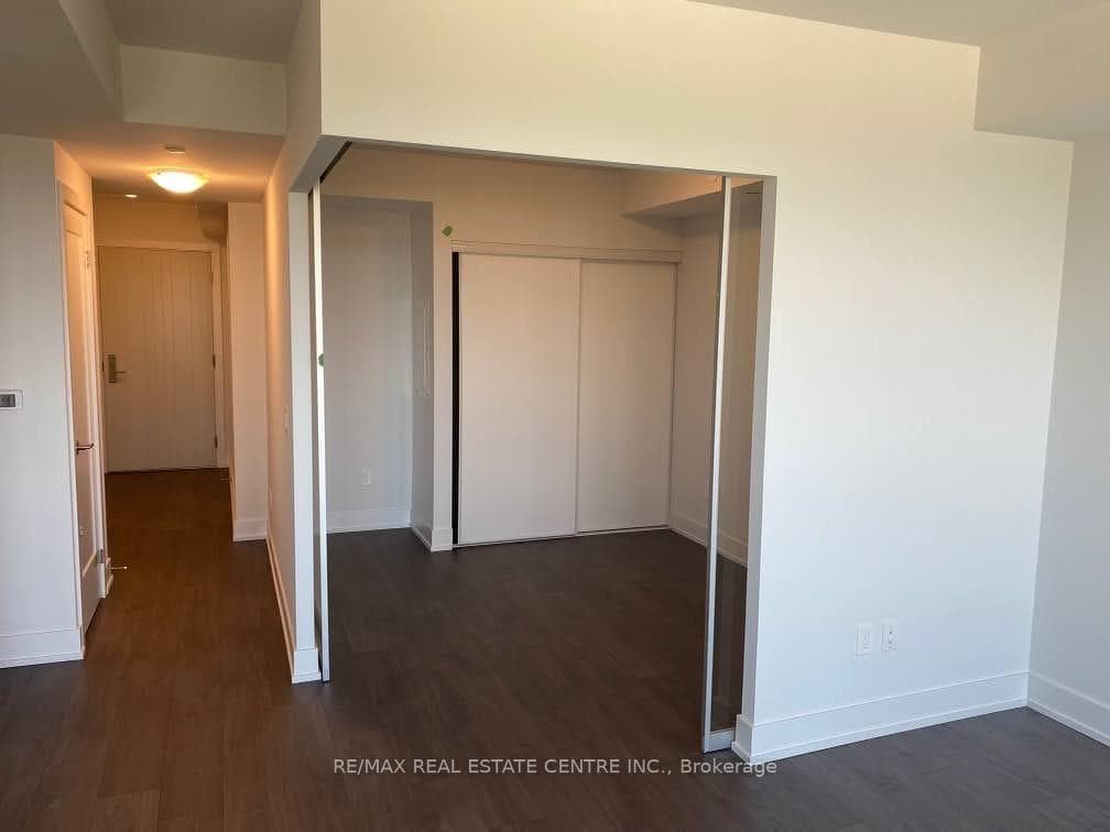 2550 Simcoe Street Unit 1401 photo 11