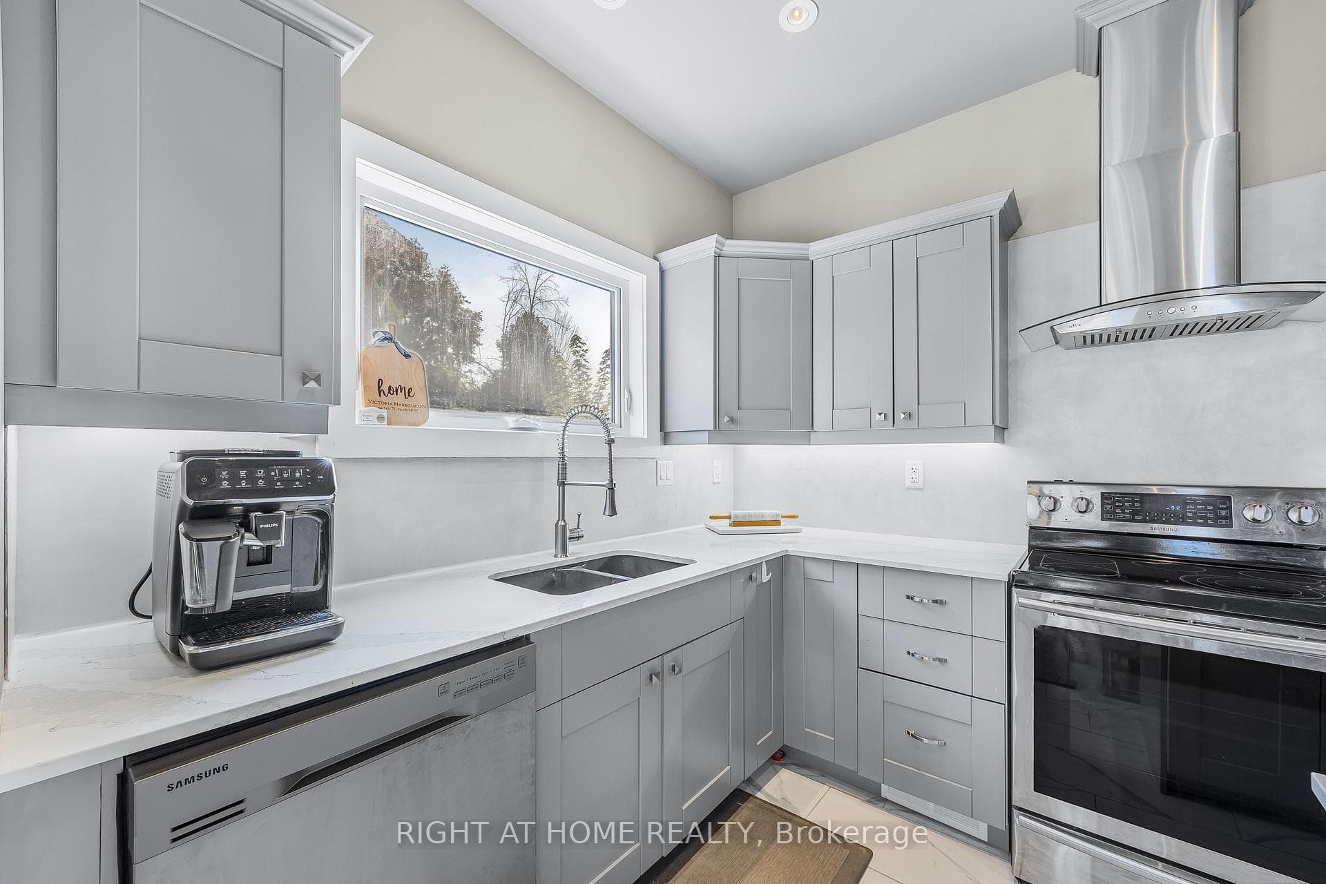 575 Oleary Lane photo 8