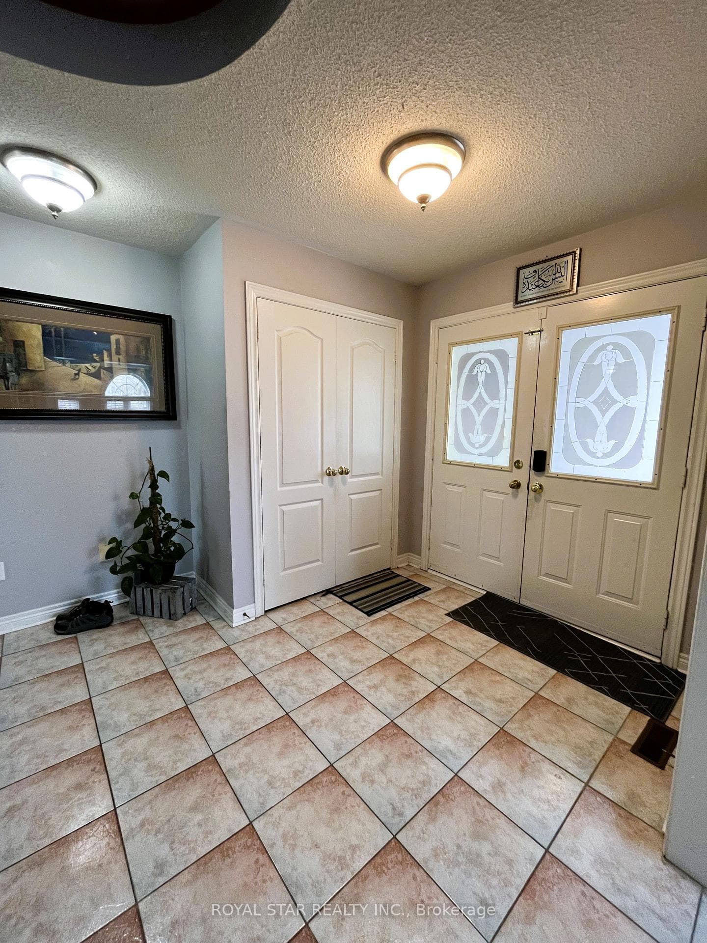 73 Mapleview Avenue photo 4