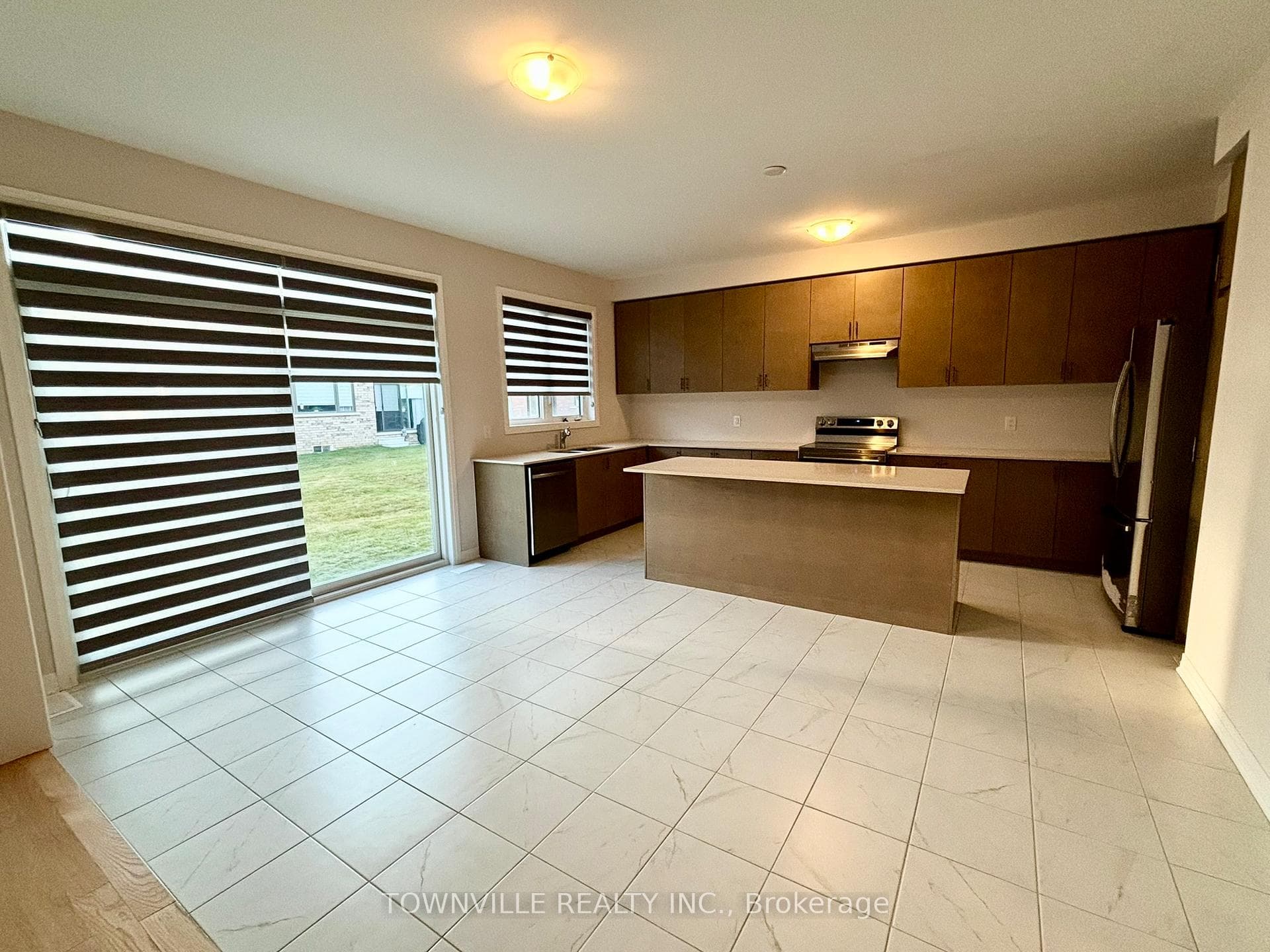 62 Prince Philip Boulevard photo 4