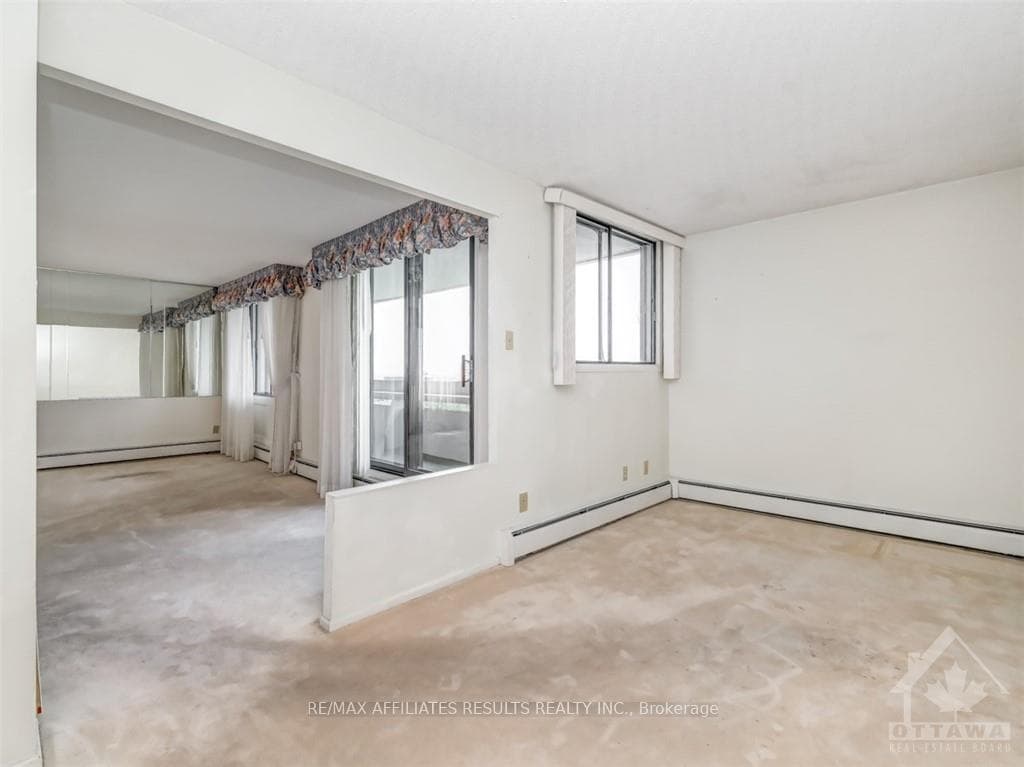 415 GREENVIEW Avenue Unit 1504 photo 9