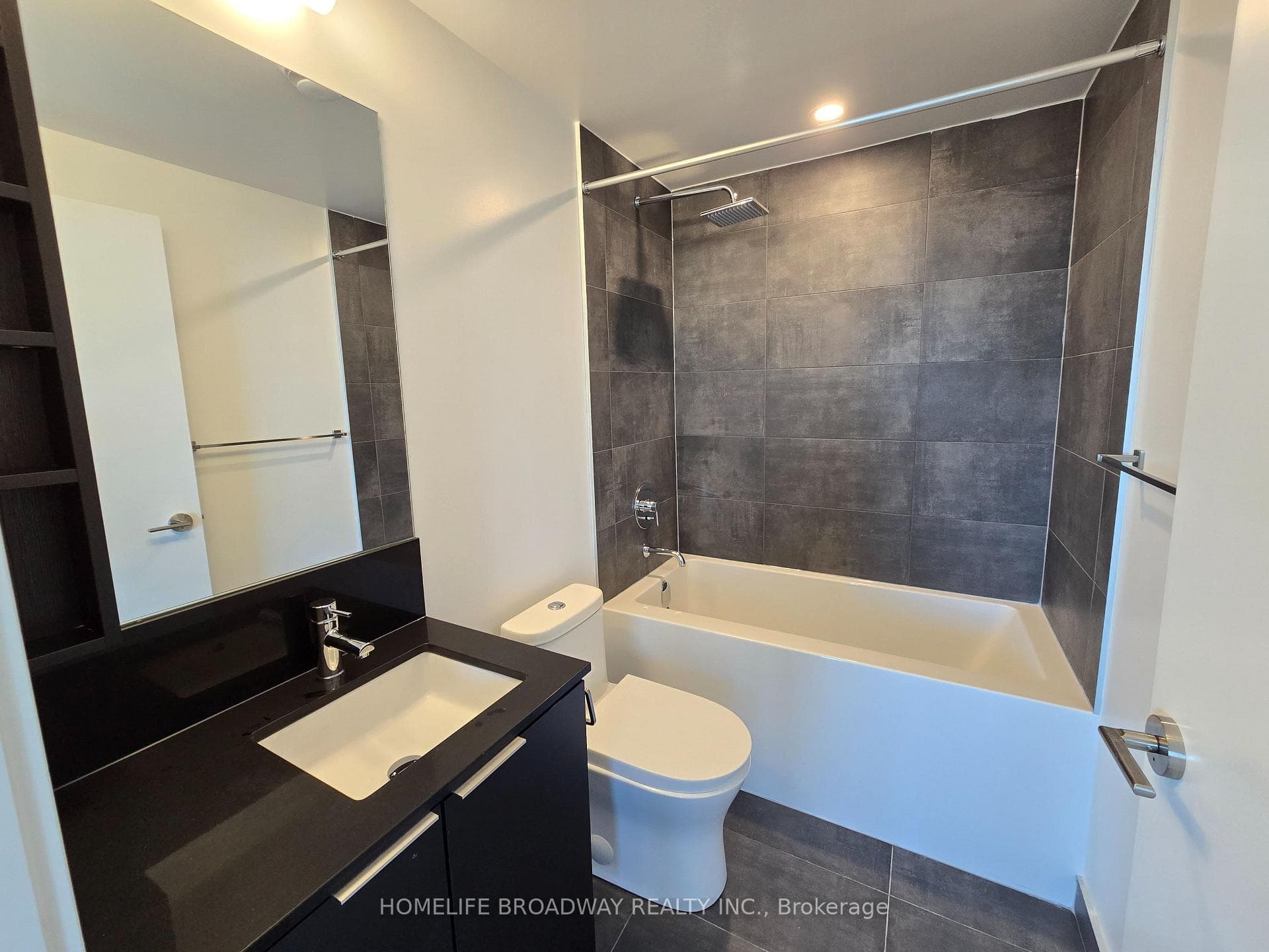 8 Wellesley Street Unit 4211 photo 8