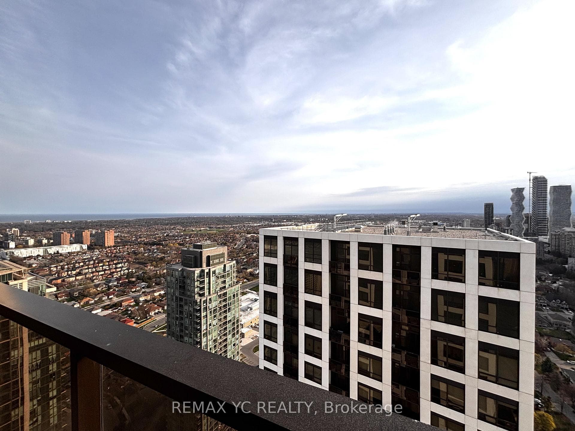 30 Elm Drive Unit PH06 photo 22