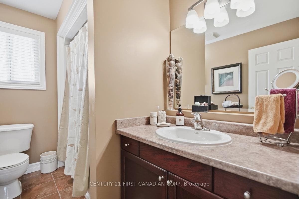 1694 Green Gables Road photo 31