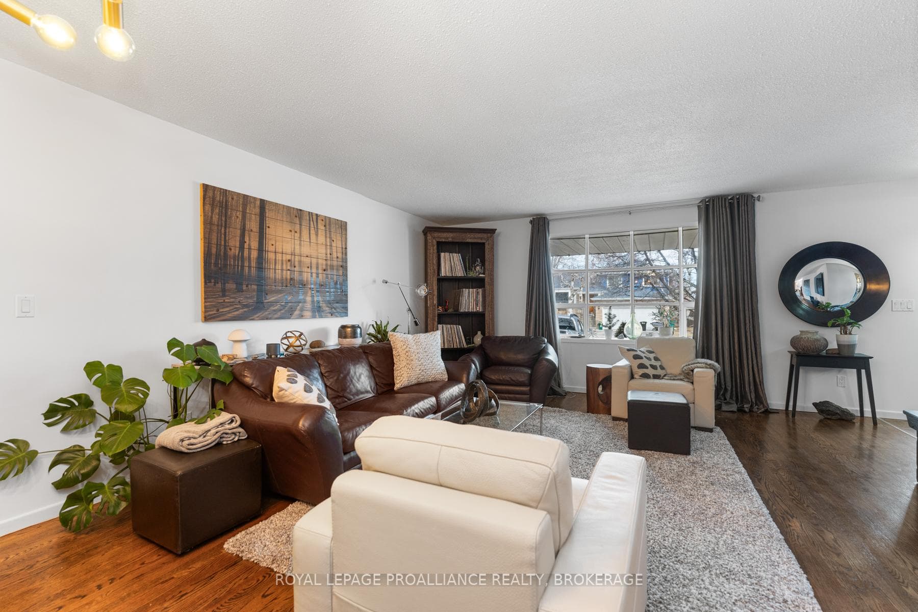 825 Purcell Crescent photo 14