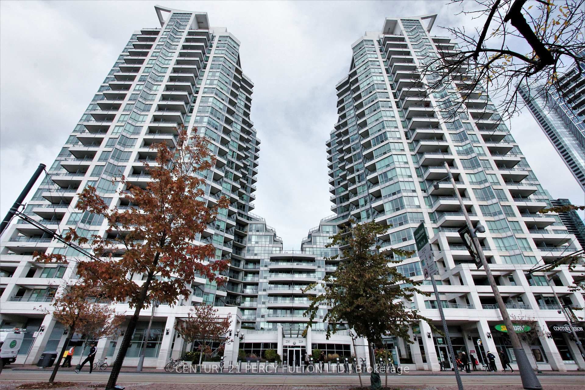 230 Queens Quay Unit 223 photo 1