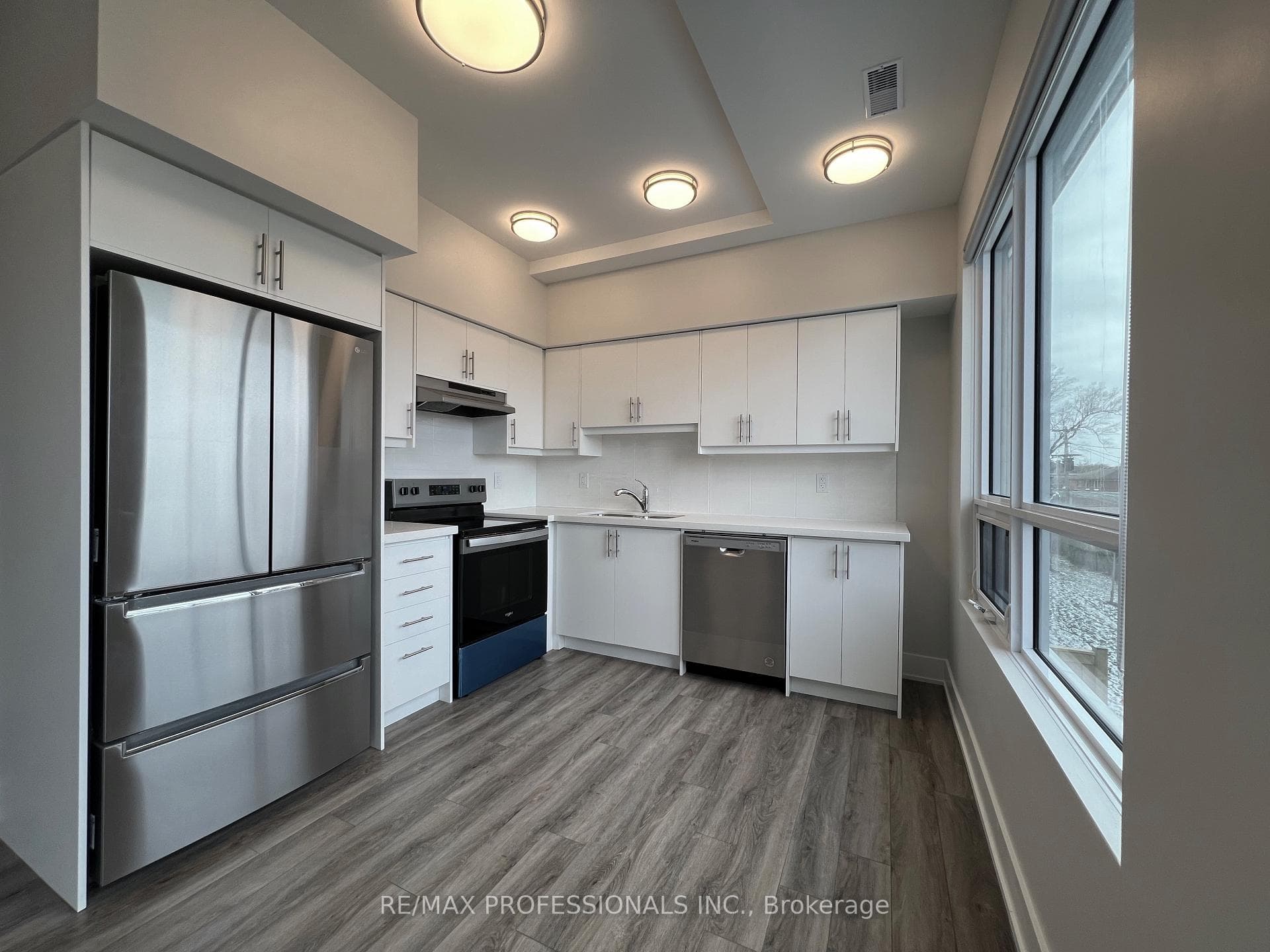 62 Dixfield Drive Unit 121 photo 6