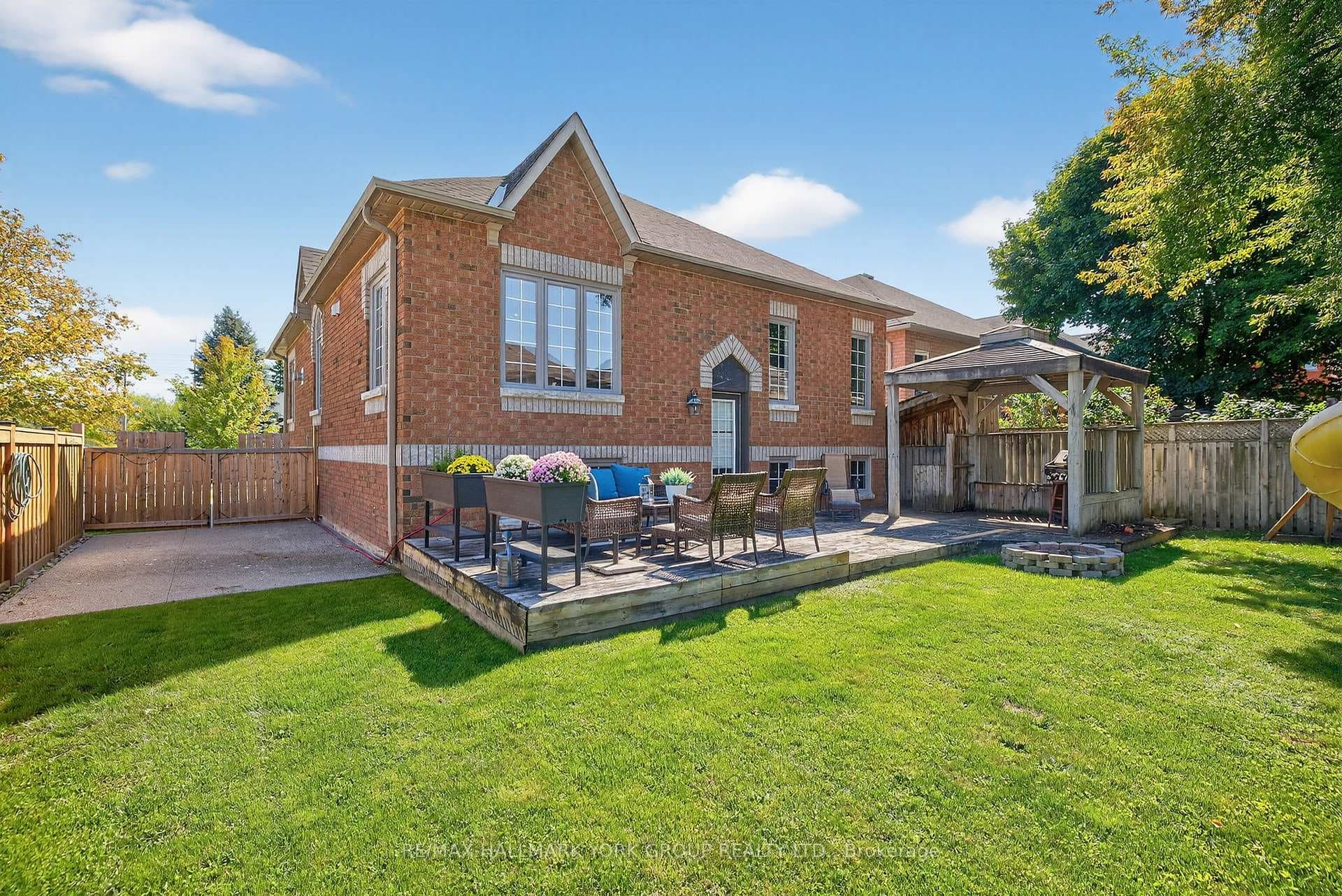 2 Hadley Court photo 48