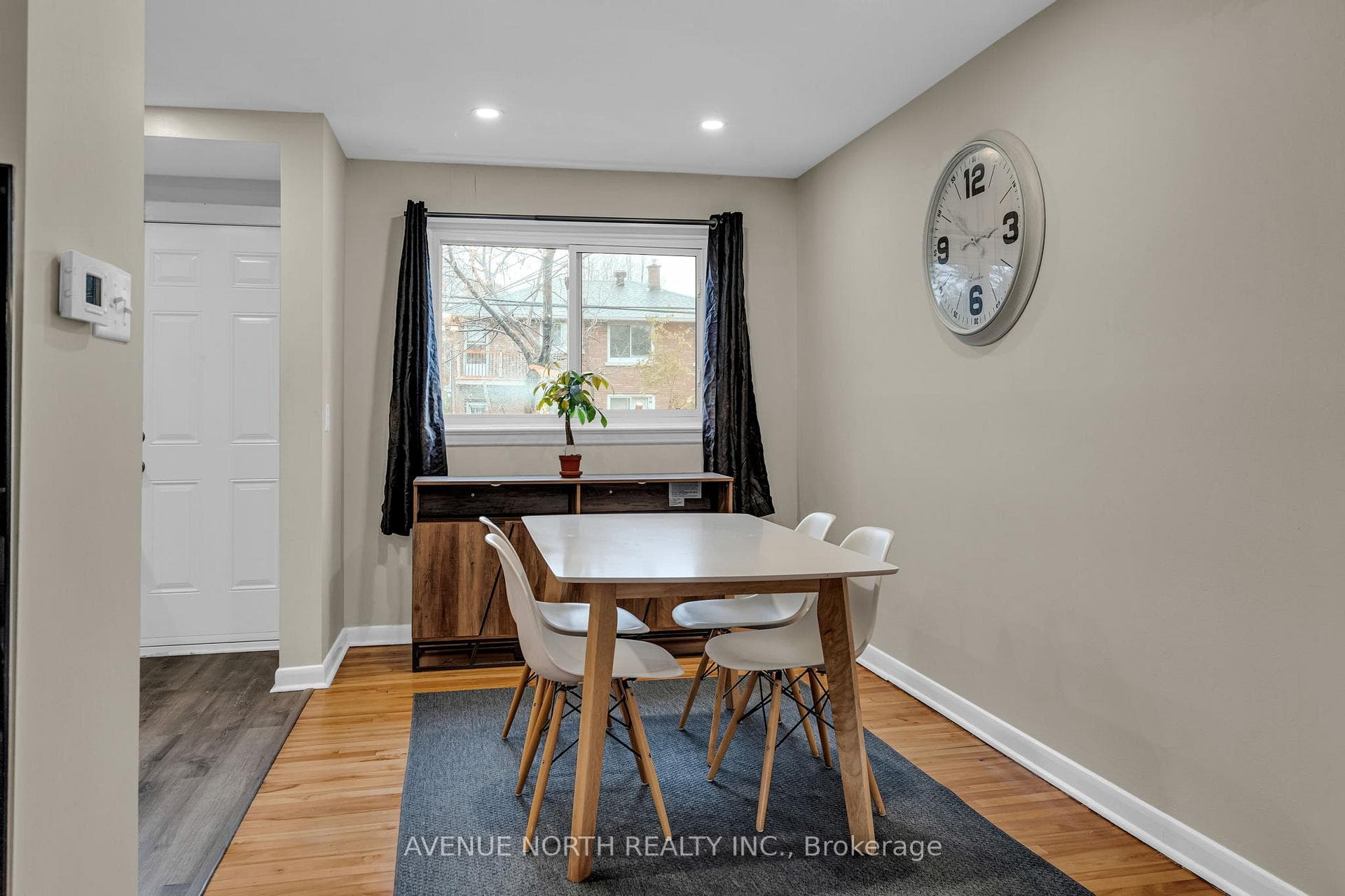 1202 Summerville Avenue photo 6