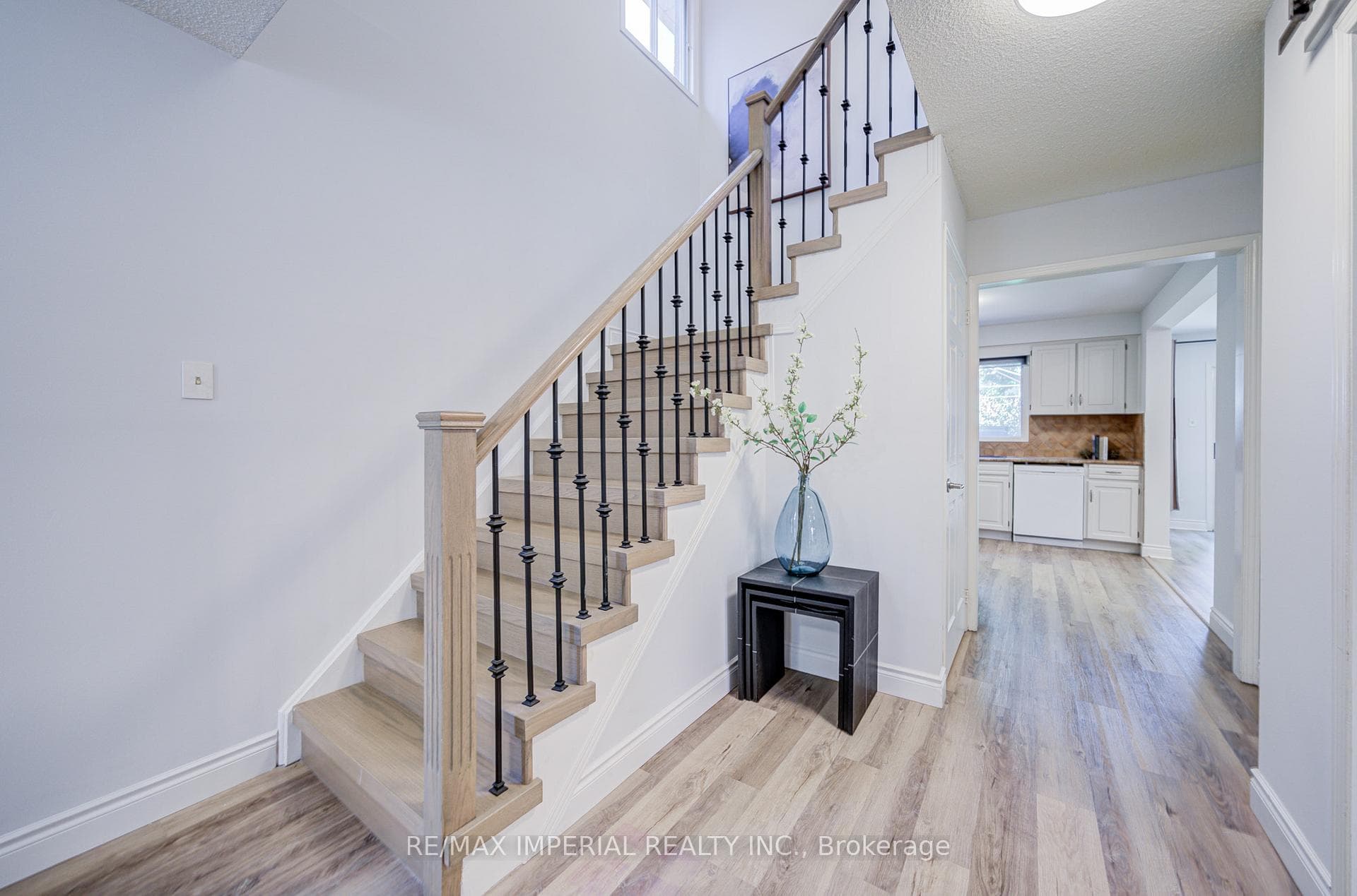 3377 Hargrove Road photo 6