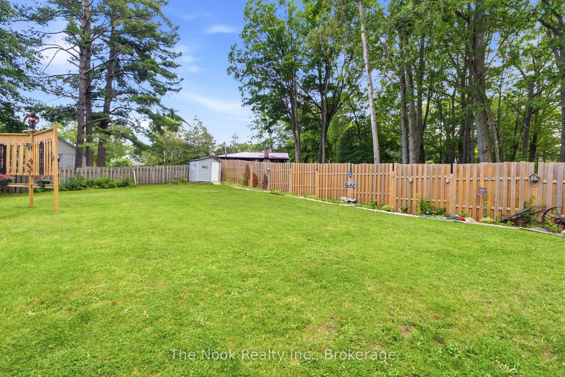 5203 Valleyview Crescent photo 45